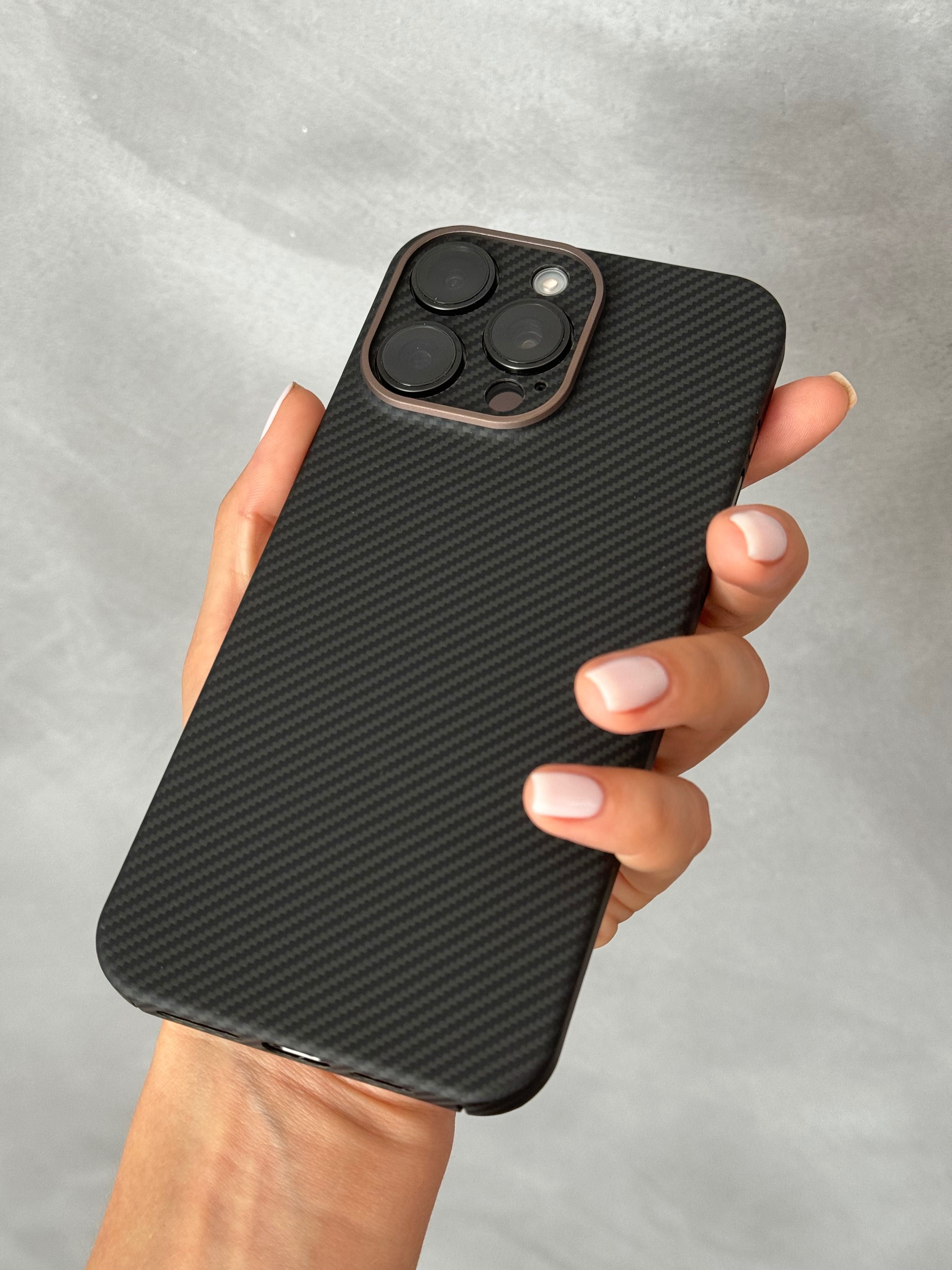 Карбоновый чехол с защитой камер iPhone 15 Pro Max