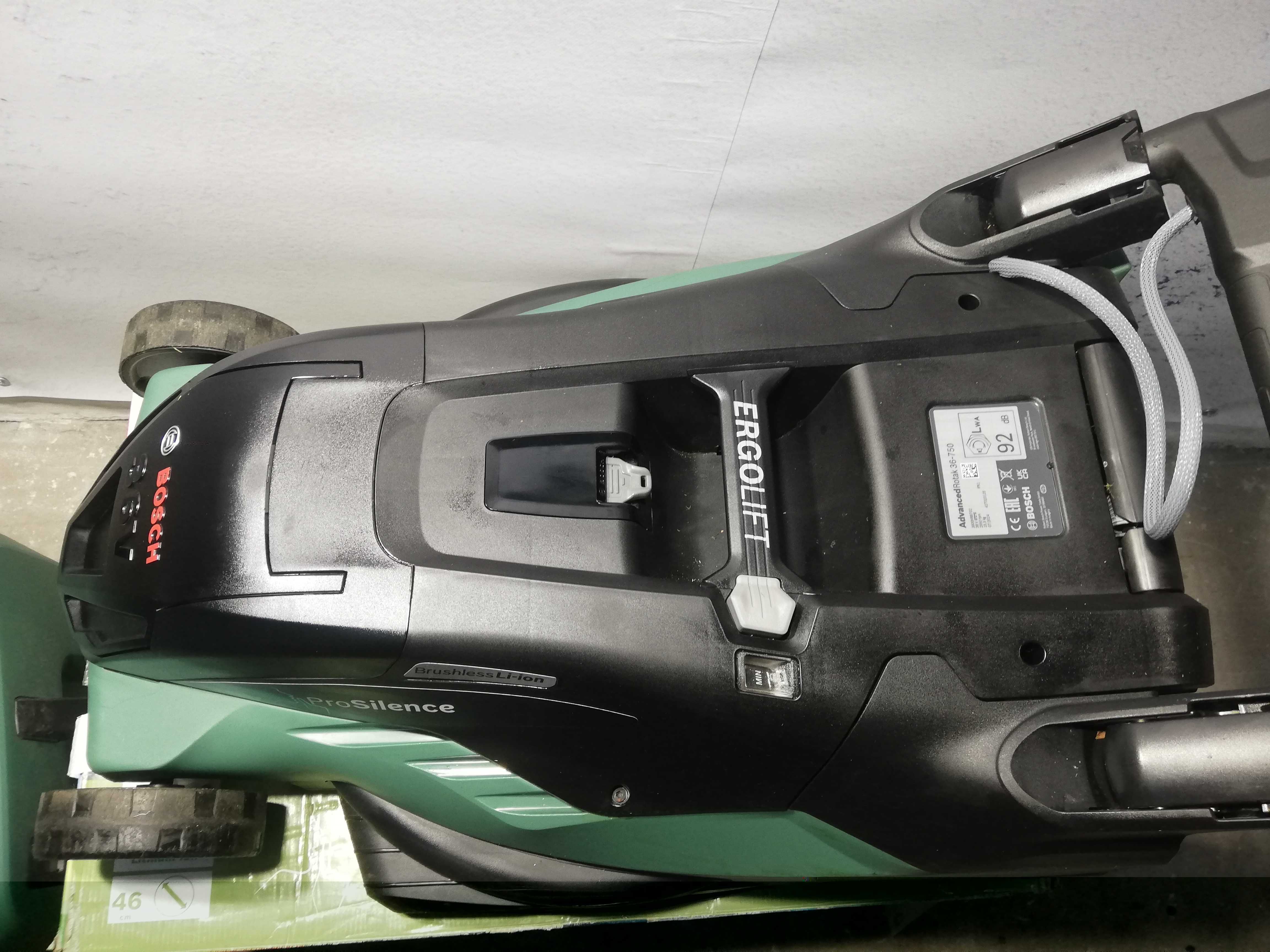 Kosiarka Akumulatorowa Bosch AdvancedRotak 36/750 46cm > Z Bateriami