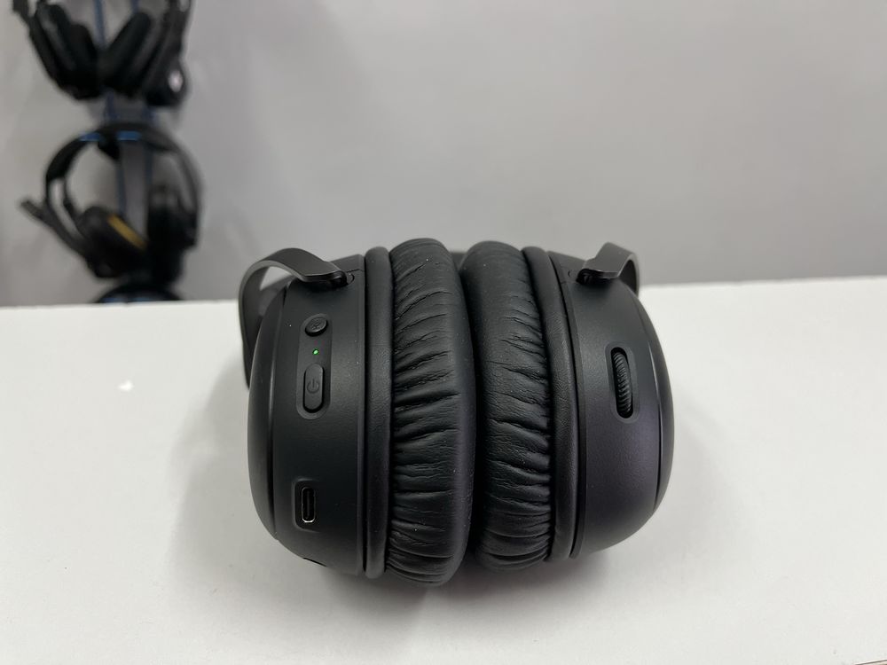 Навушники HyperX Cloud III Wireless