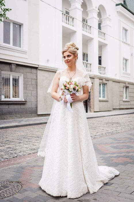 Весільна сукня