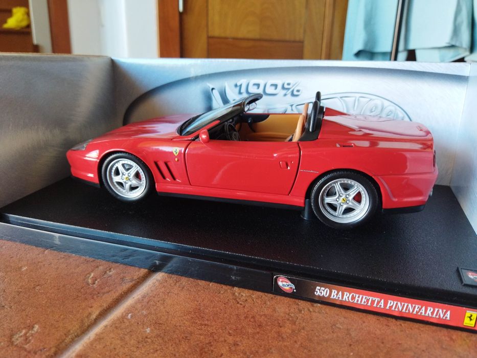 Ferrari 550 Barchetta 1/18 Hot wheels