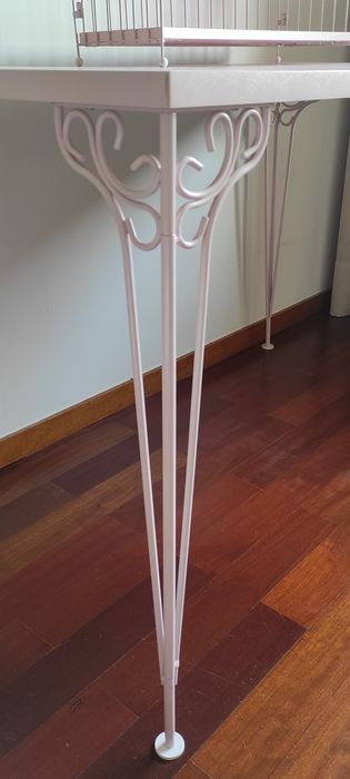 Secretária com estante