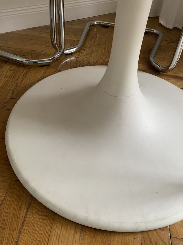 IKEA stół okrągły model Docksta tulip