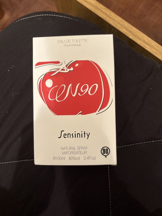 Vendo perfume de mulher novo da marca sensinity cen90