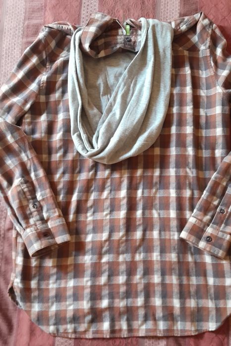 Camisa com capuz - 12/14 anos