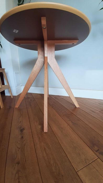 Okrągły Drewniany Stół (80 cm) Sekiz, SKLUM