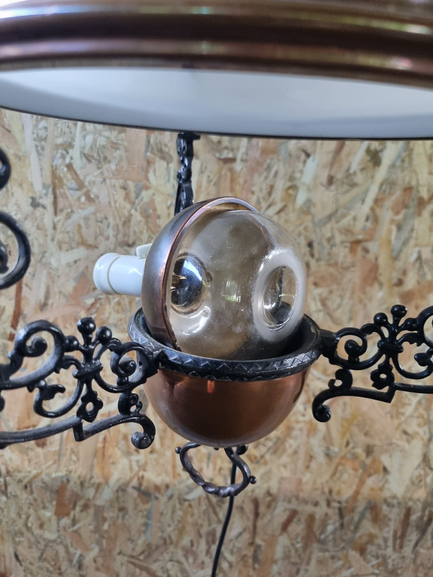 Piękna stara XIX wieczna lampa naftowa - elektryczna