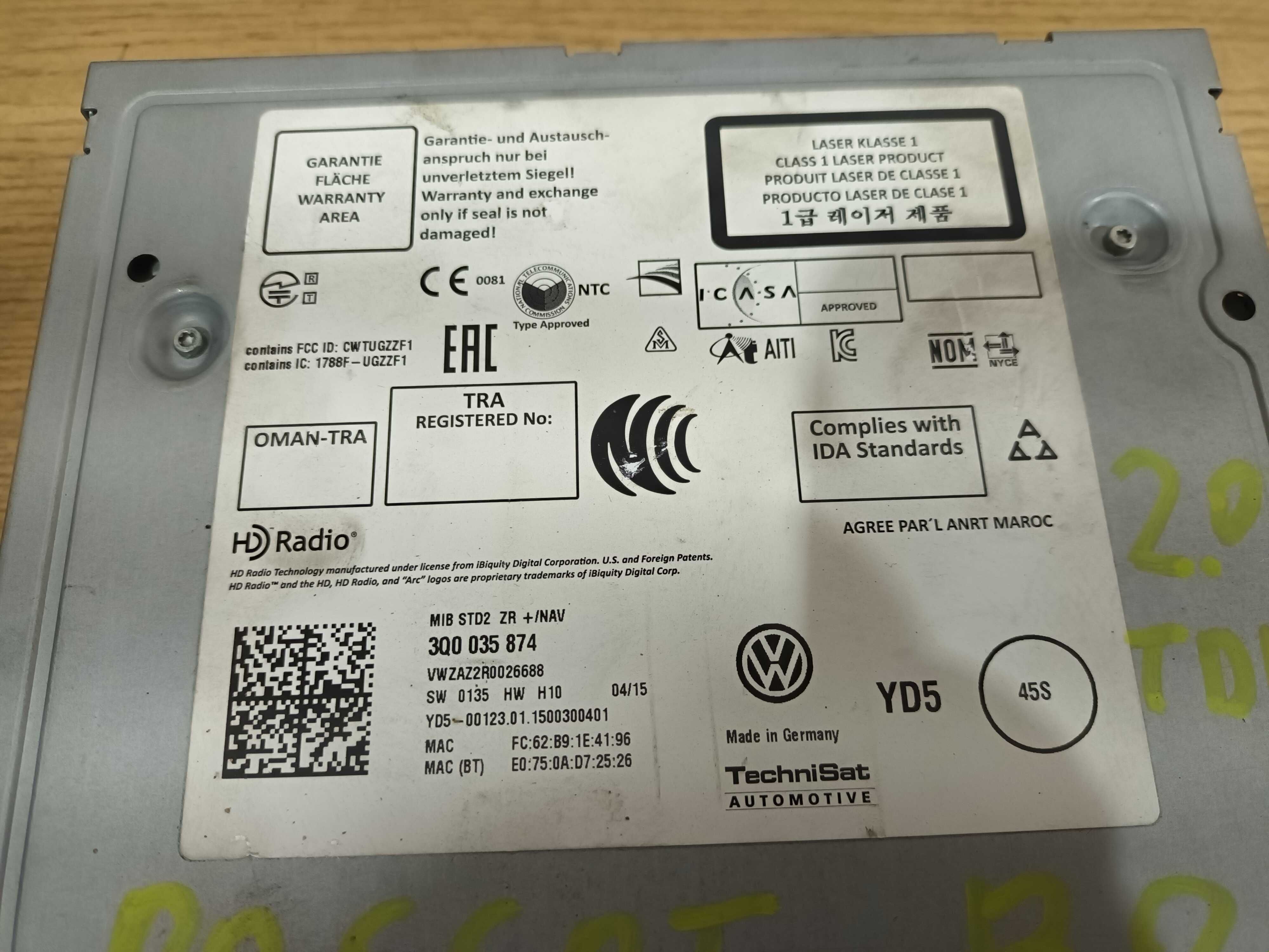 Wyświetlacz ekran monitor LCD ramka  nawigacja czytnik SD Passat B8