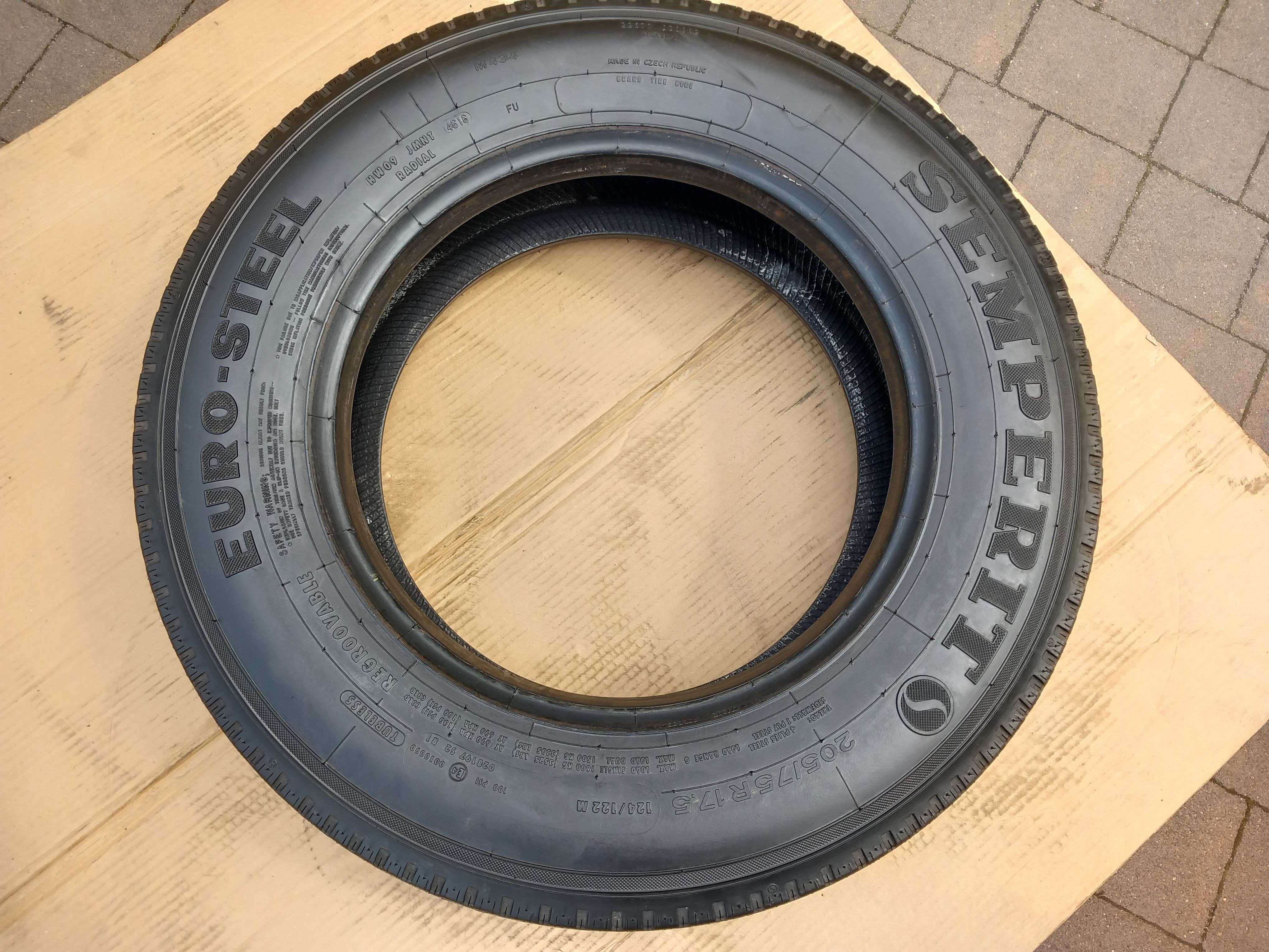 Opona 1x SEMPERIT EURO-STEEL 205/75R17,5C  124/122M , 2017r