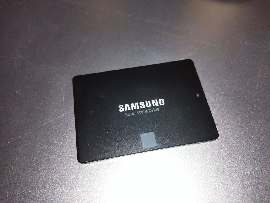 Disco SSD Interno SAMSUNG 250GB 860 EVO