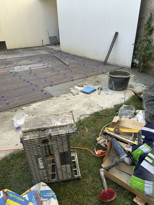 Faco trabalhos de trolha e pintura