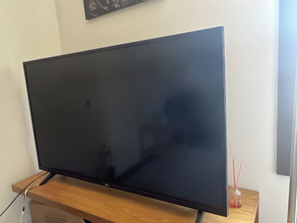 Vende-se TV LG 4K ultra HD SmartTv “43”