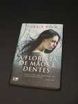 Livro "A Floresta de Mãos e Dentes"