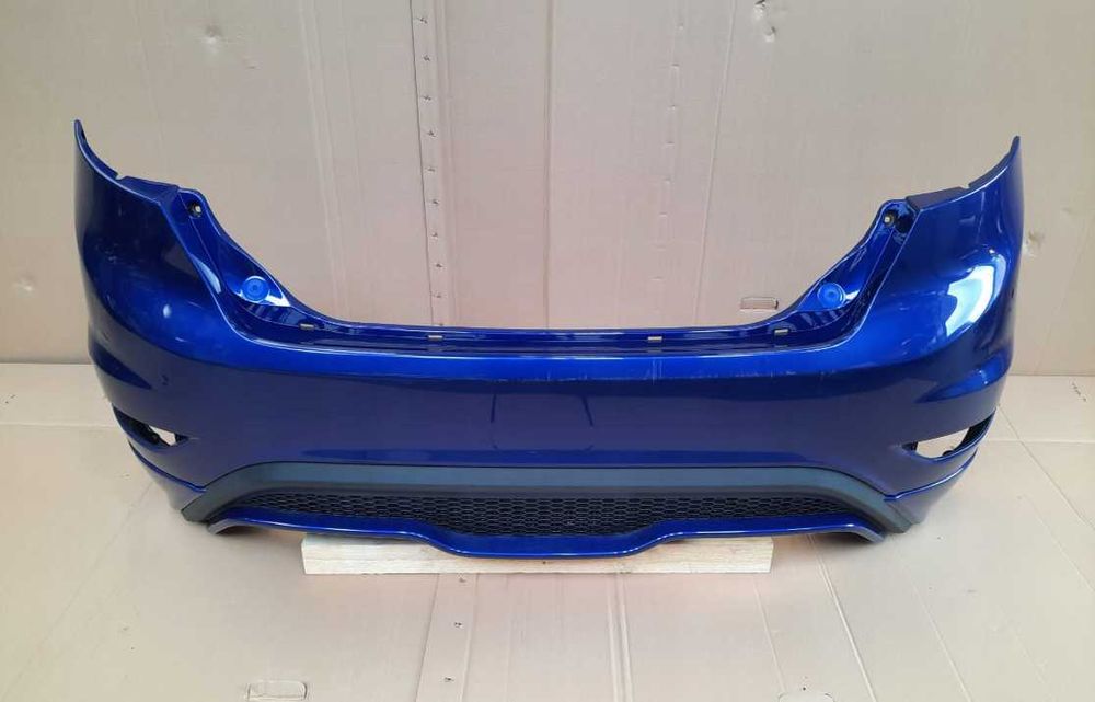 Задний бампер  Ford Fiesta MK7 usa в цвет st рест дорест