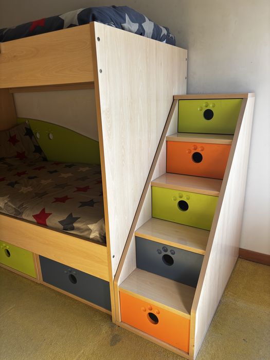 Mobilia de quarto infantil/juvenil