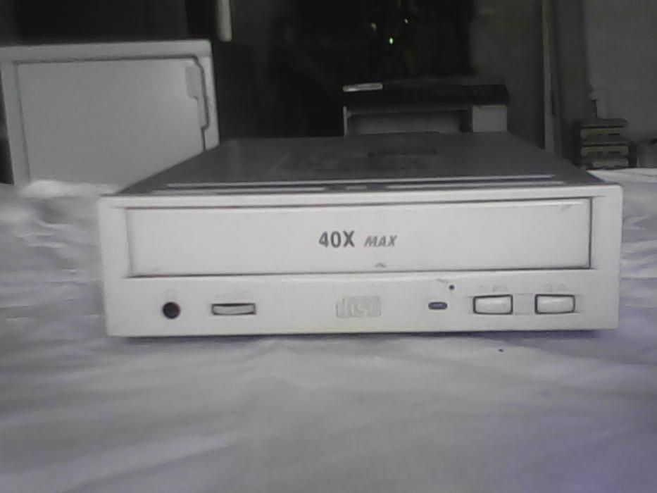 Sprzedam stację dysków CD-ROM marki LG model CRD-8400B do komputera PC