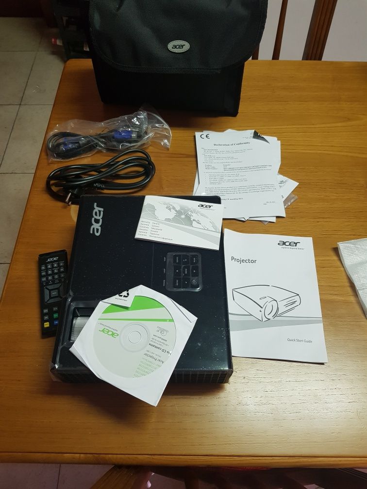 Projetor Acer X1273 DLP