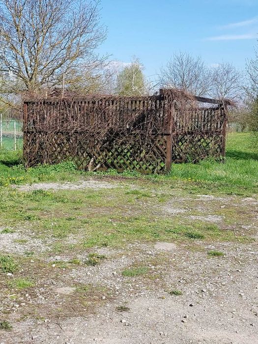 Ładny dom piętrowy z duża malowniczą działką do wynajęcia - ok.Połańca