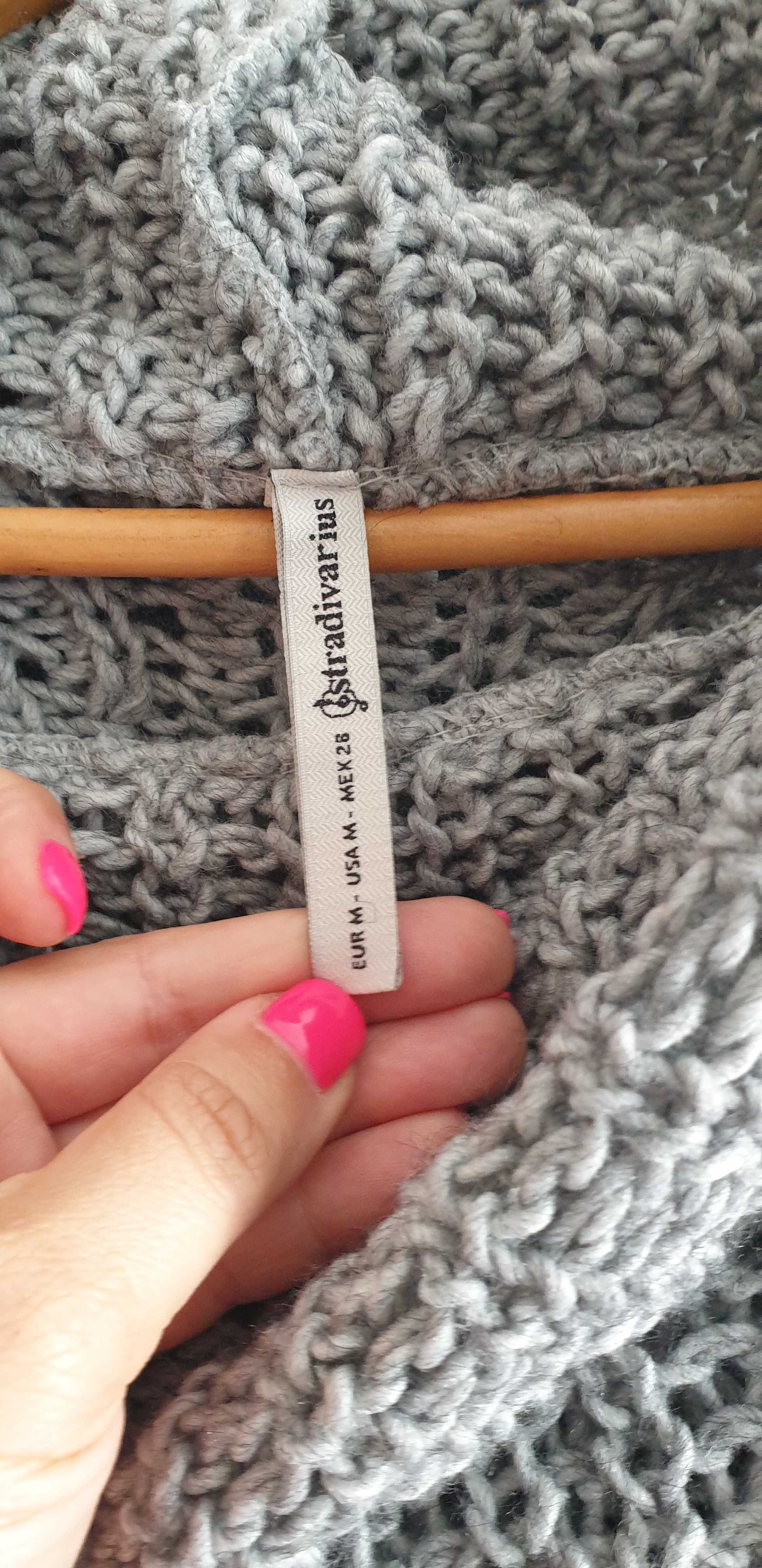 Poncho oversize Stradivarius