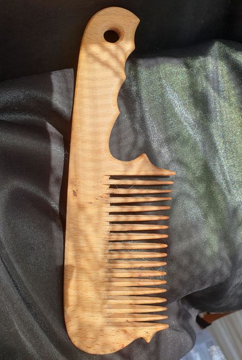 Дерев'яний гребінь для волосся