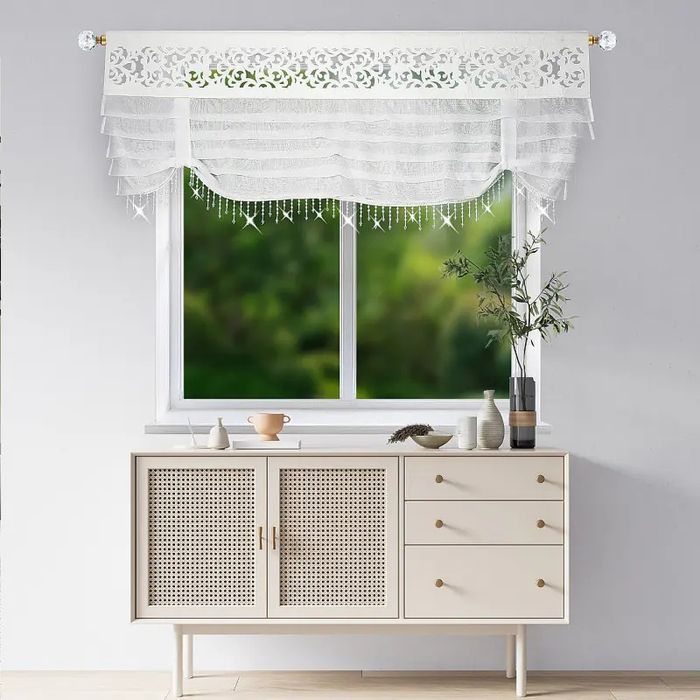 Krótki panel biały z elementem filcowym