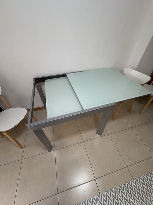 Mesa em vidro temperado