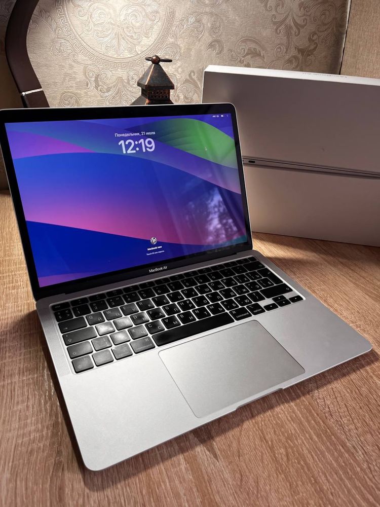 Macbook Air 2020 M1 8/256gb