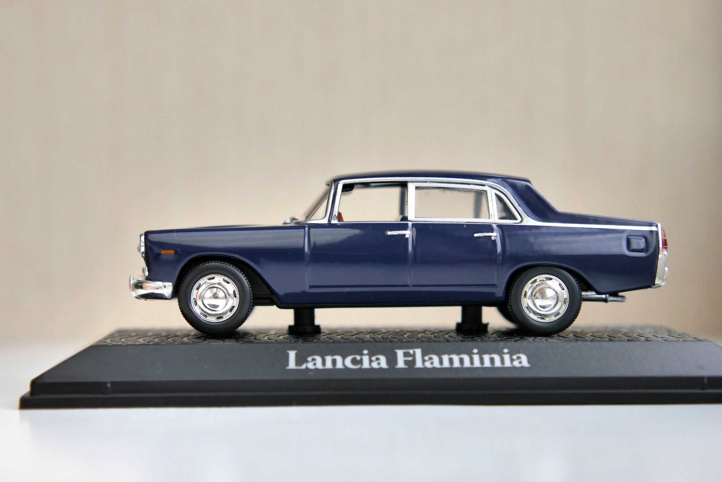 Модель Lancia Flaminia Giovanni Gronchi (1960) 1:43 ATLAS (Norev)