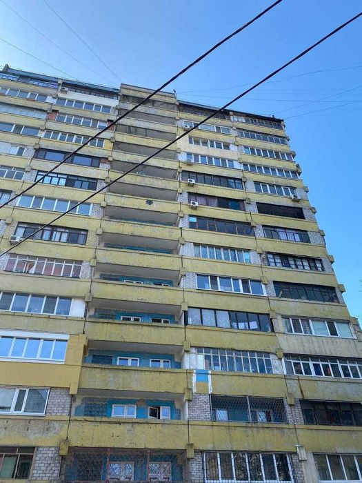 Продам 1 комн  гостинку Тополинная 10