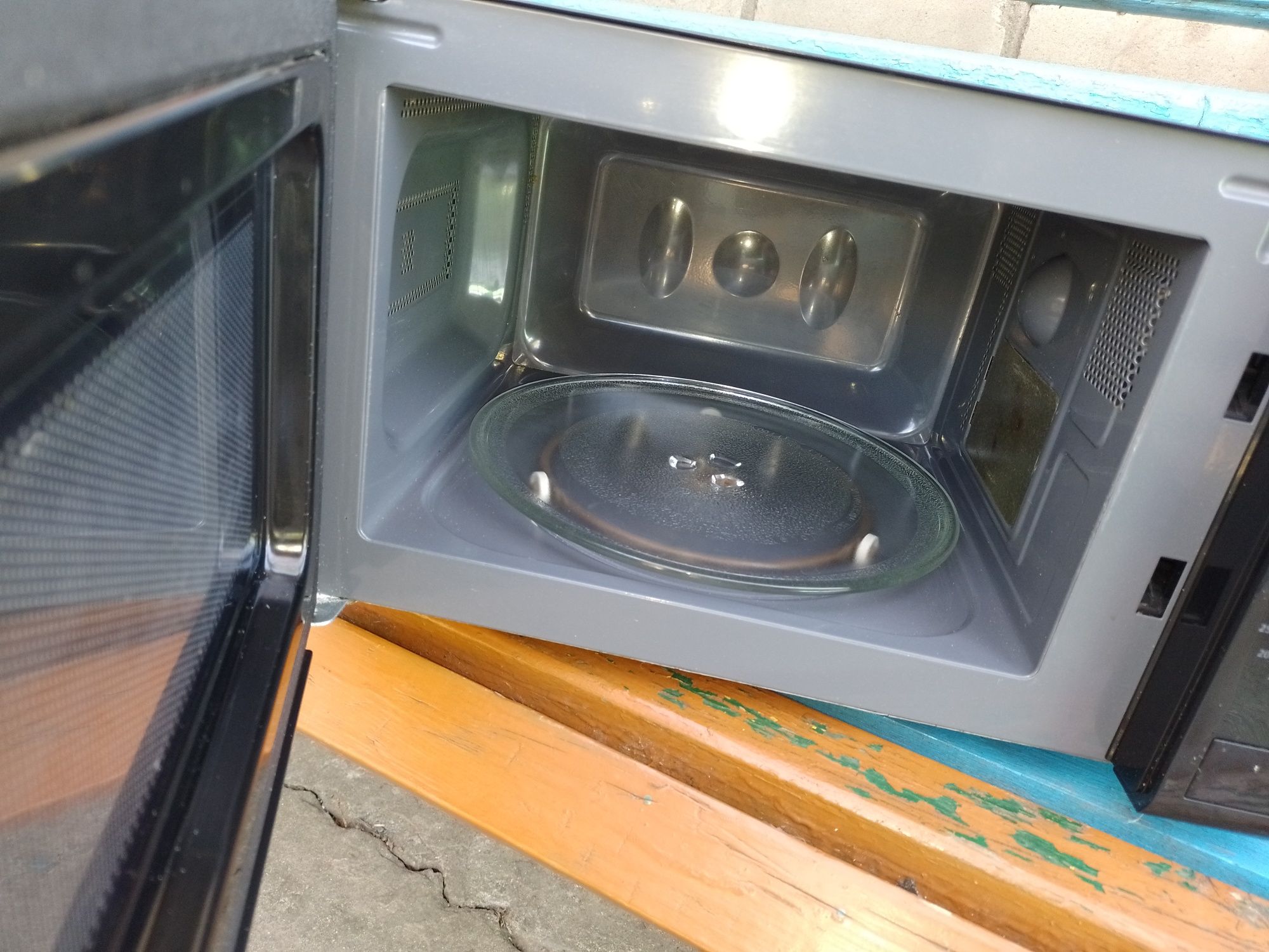 Продам микроволновую печь Gorenje