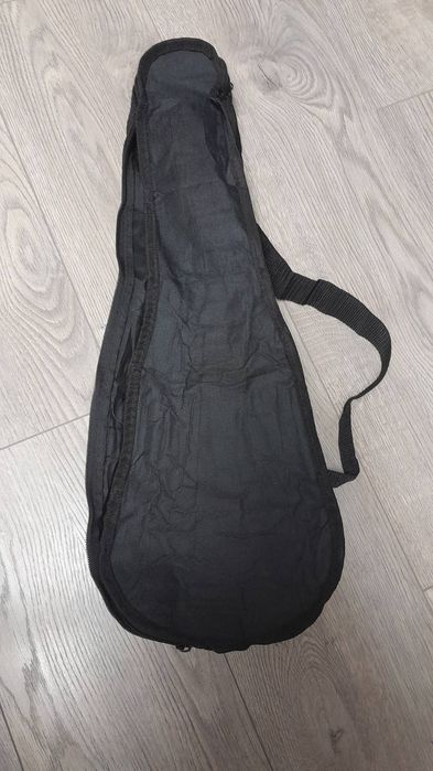 Продам укулеле з чохлом