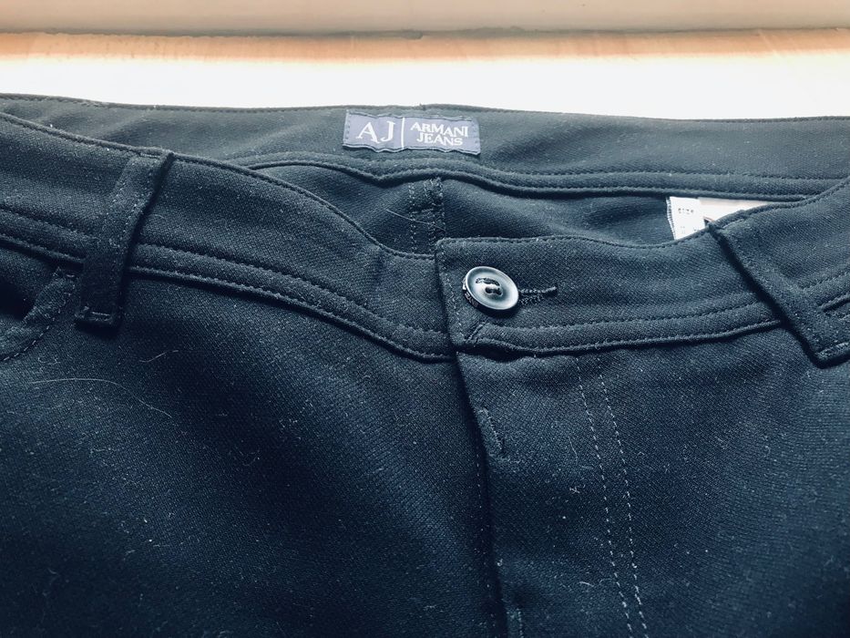 Spodnie Armani Jeans, rozmiar na metce 33