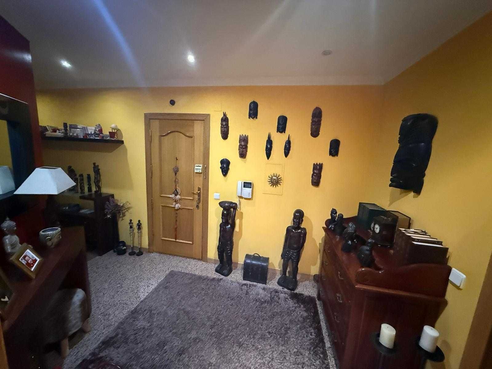 Apartamento T2 com garagem fechada_ S. Mamede Infesta_ Pedra Verde