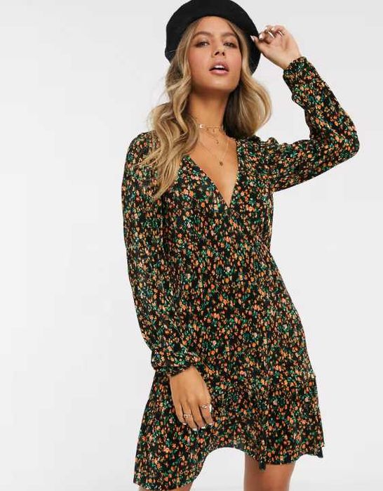 Красивое цветочное лёгкое платье плиссе ASOS