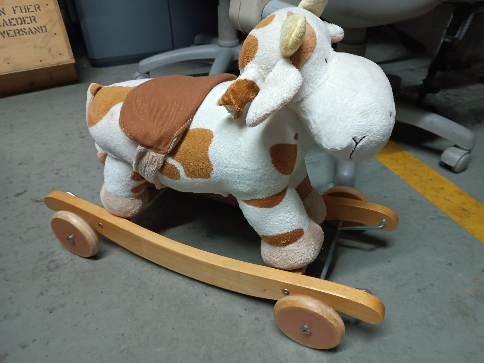 Vaquinha de baloiço em peluche