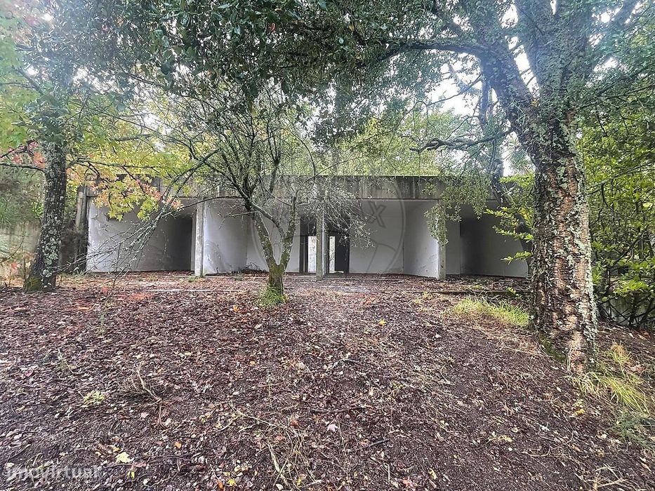 Moradia T4 para venda