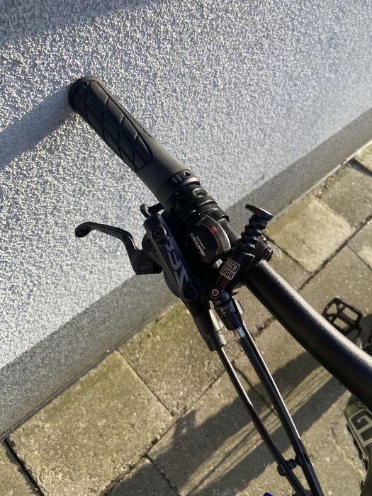 Gt sensor elite 27,5 enduro zee reverb hydraulika rock shox stn bdb