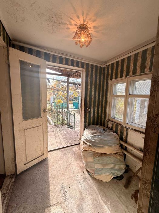 Продам недорого дом в Александровке в удачном месте