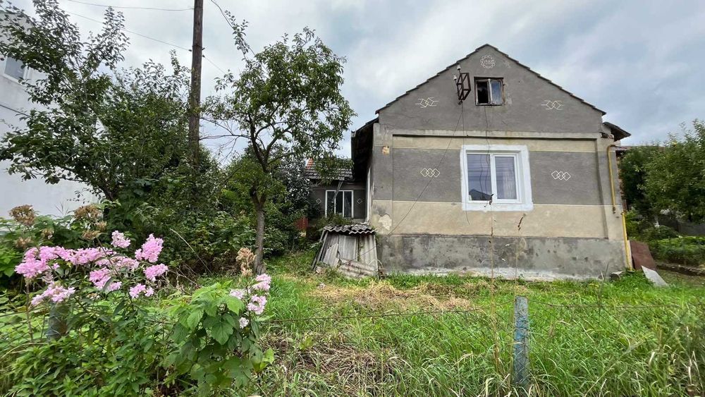 Продаж окремо стоячого будинку в місті Бібрка, без ремонту