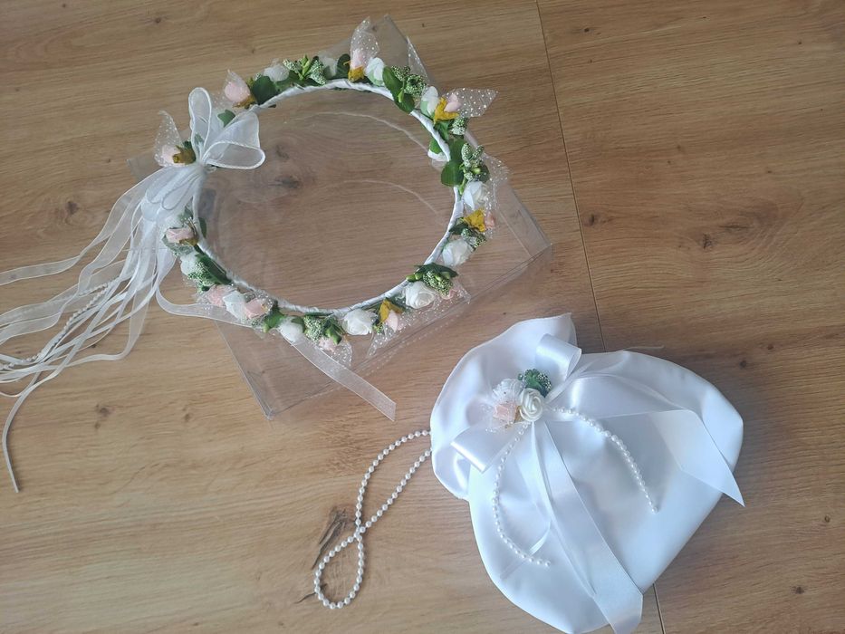 Wianek komunijny i torebka