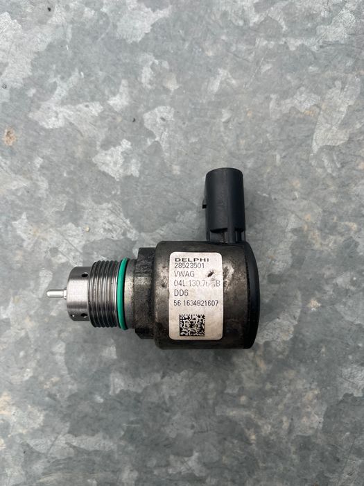 Клапан редукційний 2.0 tdi Volkswagen регулятор тиску палива