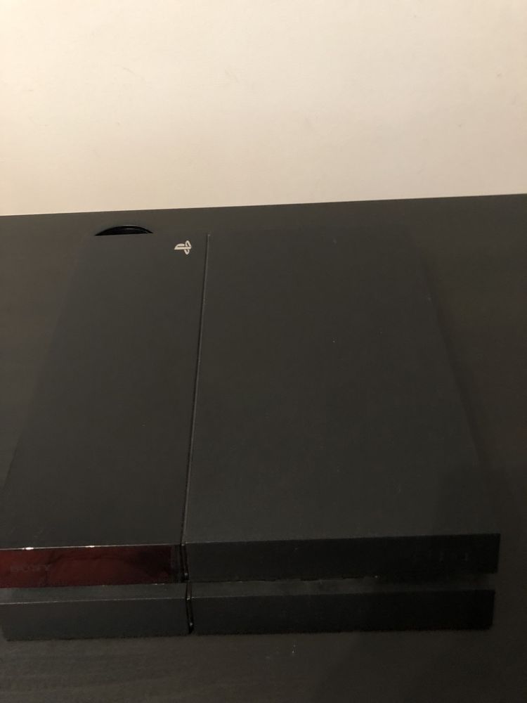Vendo PS4 tudo a funcionar