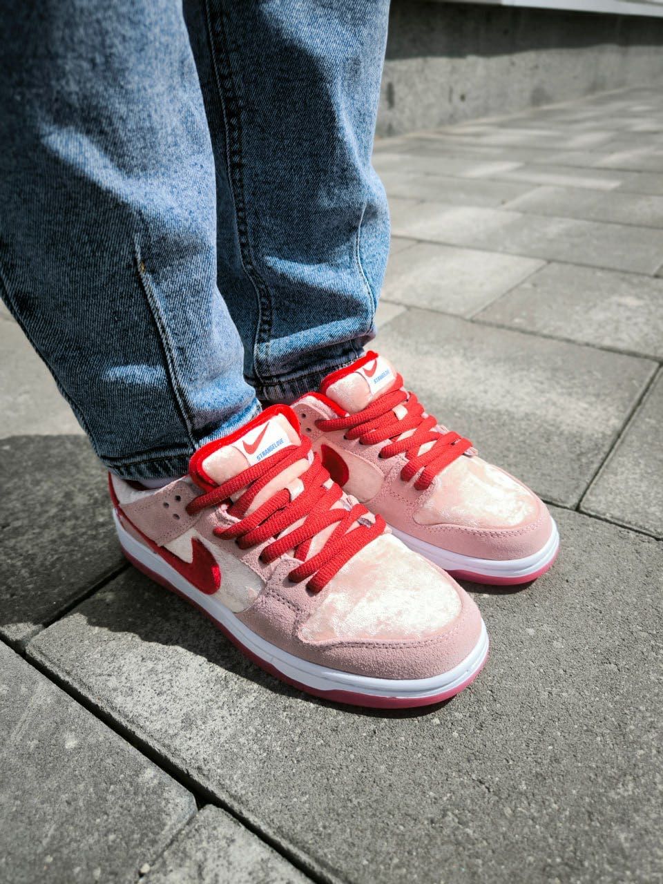 Nike SB Dunk Low Strangelove