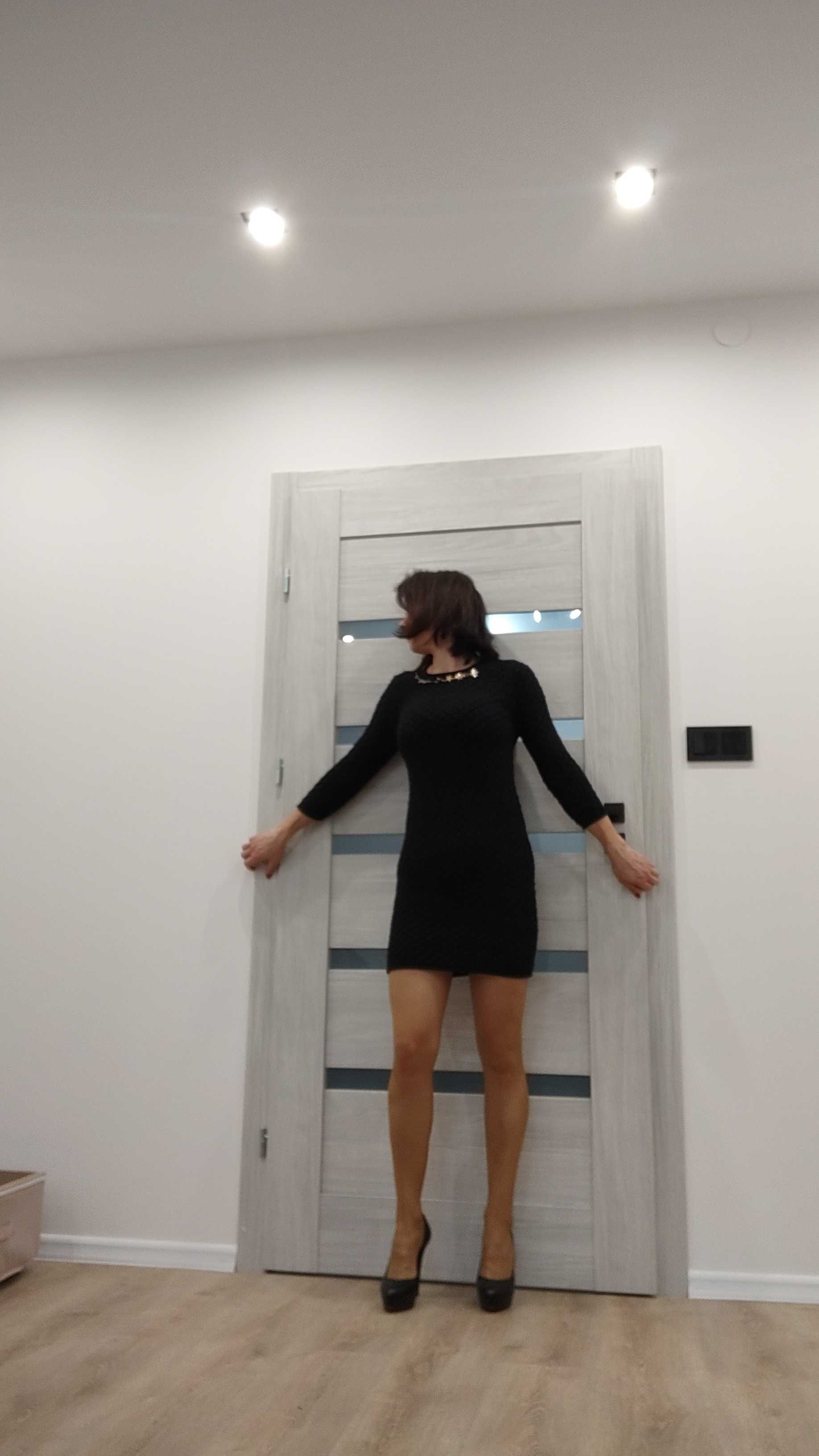 Sukienka czarna swetrowa elegancka z zamkiem top shop s/m
