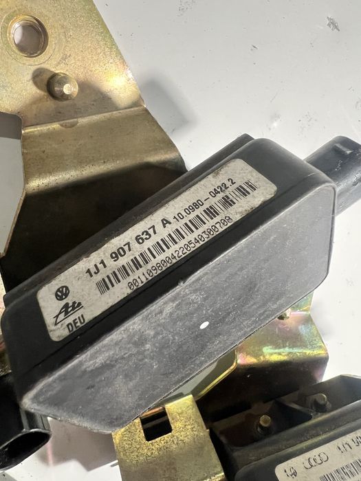 Датчик угла повороту руля esp golf 4 1J1 907 637 B