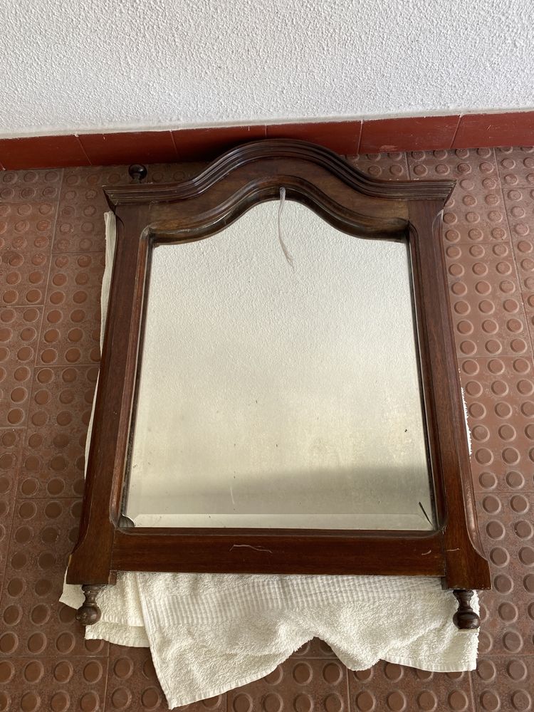 Espelho com moldura madeira vintage