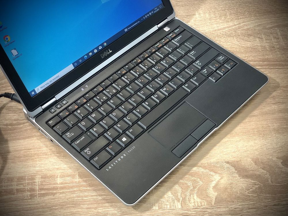 Laptop Dell 12” z Gwarancją / Core i7 / 8GB / Dysk SSD / Sklep