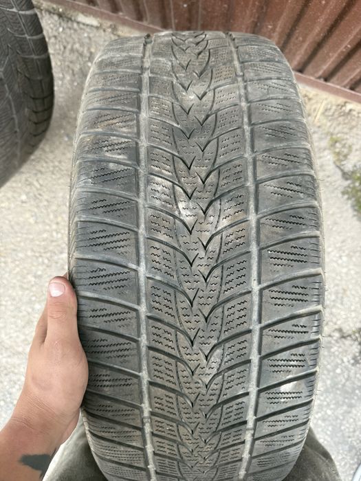 Opony zimowe 245/45R20