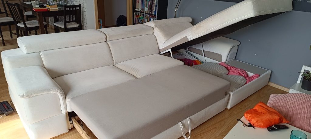 Duża kanapa Gala biała z szezlongiem z funkcją spania