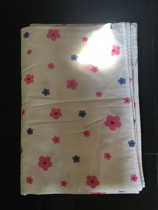 Conjunto 2 tapetes + colcha para quarto de criança